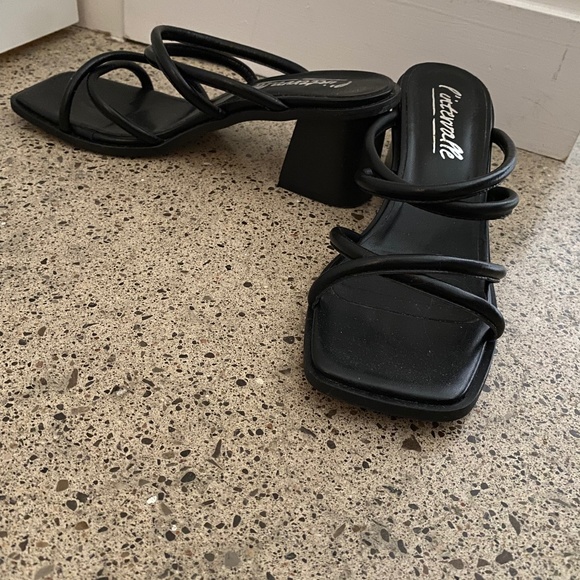 L’intervalle heeled sandal - Picture 1 of 2